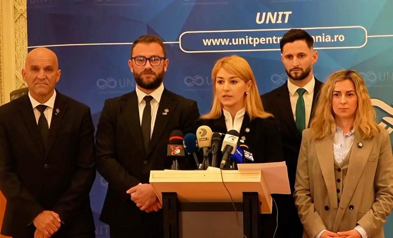 Cine este deputatul care cere Guvernului să impună Comisiei Europene reducerea sau suspendarea cotelor de refugiaţi, ca în cazul altor state UE