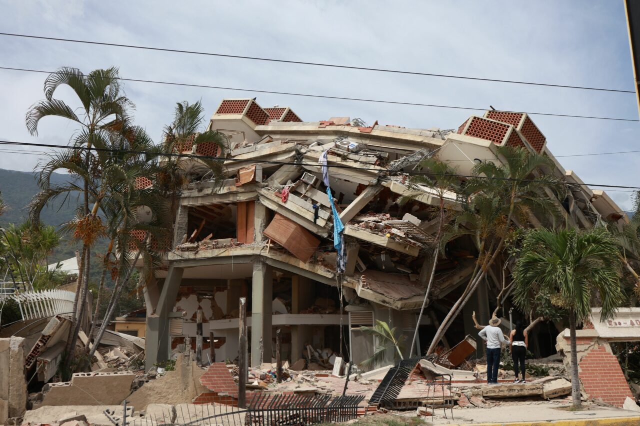 Bilanțul victimelor cutremurelor din Venezuela a crescut la 920 de morți. Reuters: Peste 50.000 de persoane sunt dispărute