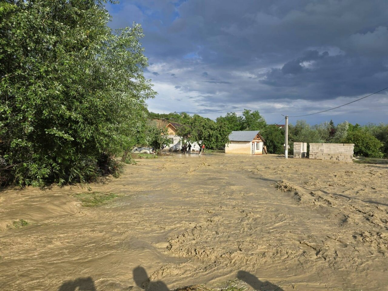 Cod galben de viituri în 19 județe din România, emis de hidrologi până miercuri la miezul nopții. Ce zone sunt vizate de atenționări