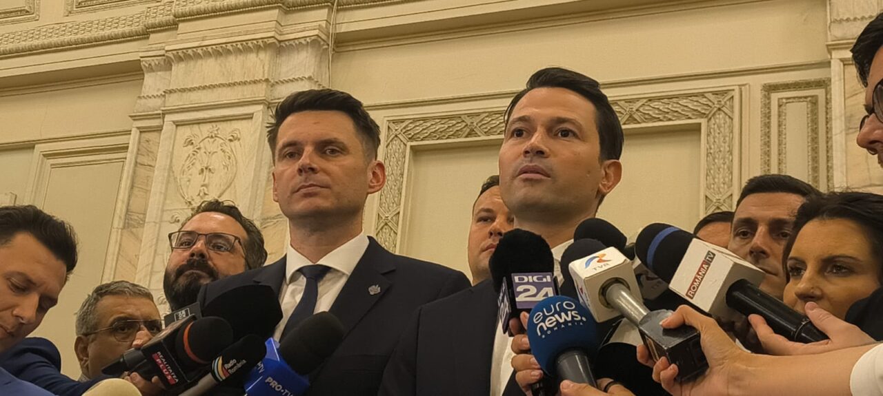 Secretarul general al PNL, Robert Sighiartău, îi cere demisia lui Sorin Grindeanu după eșecul învestirii Guvernului Veștea: „Se impune o demisie de onoare”