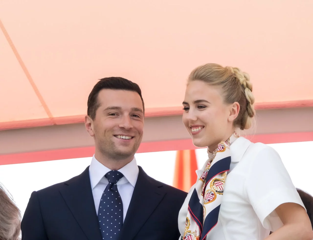 POLITICO: Principalul favorit pentru alegerile prezidențiale franceze din 2027, criticat pentru relația sa cu prințesa Maria Carolina de Bourbon