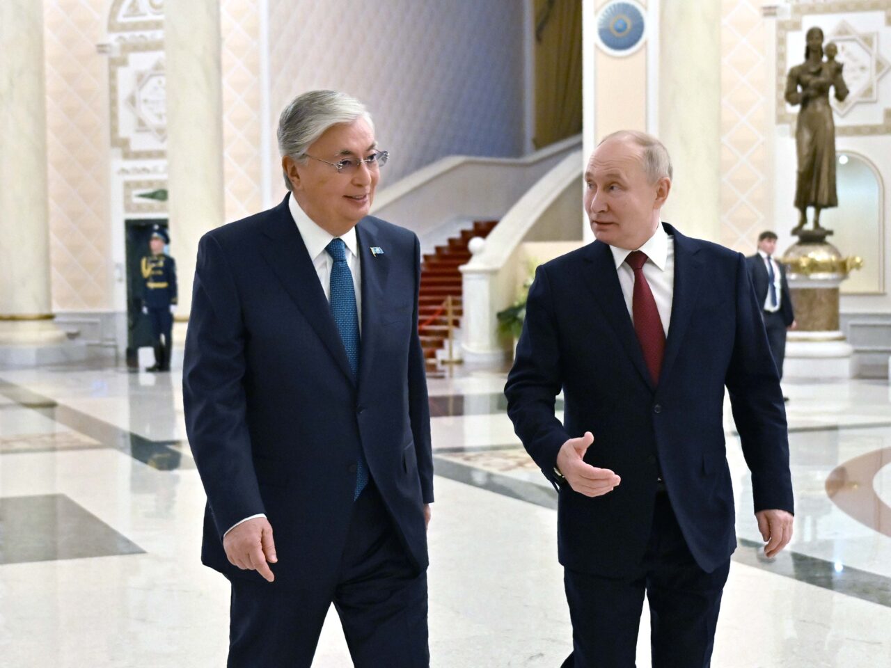 Declarație controversată a președintelui Kazahstanului la întâlnirea cu Vladimir Putin: „Dușmanii Ucrainei beneficiază de pe urma războiului”