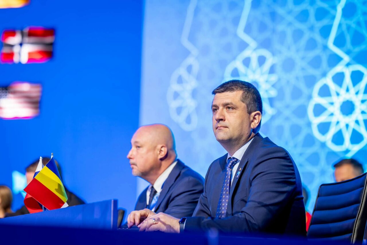 Miruță se laudă de la Ankara: „Am început să repornim producția militară în fabricile din țară”