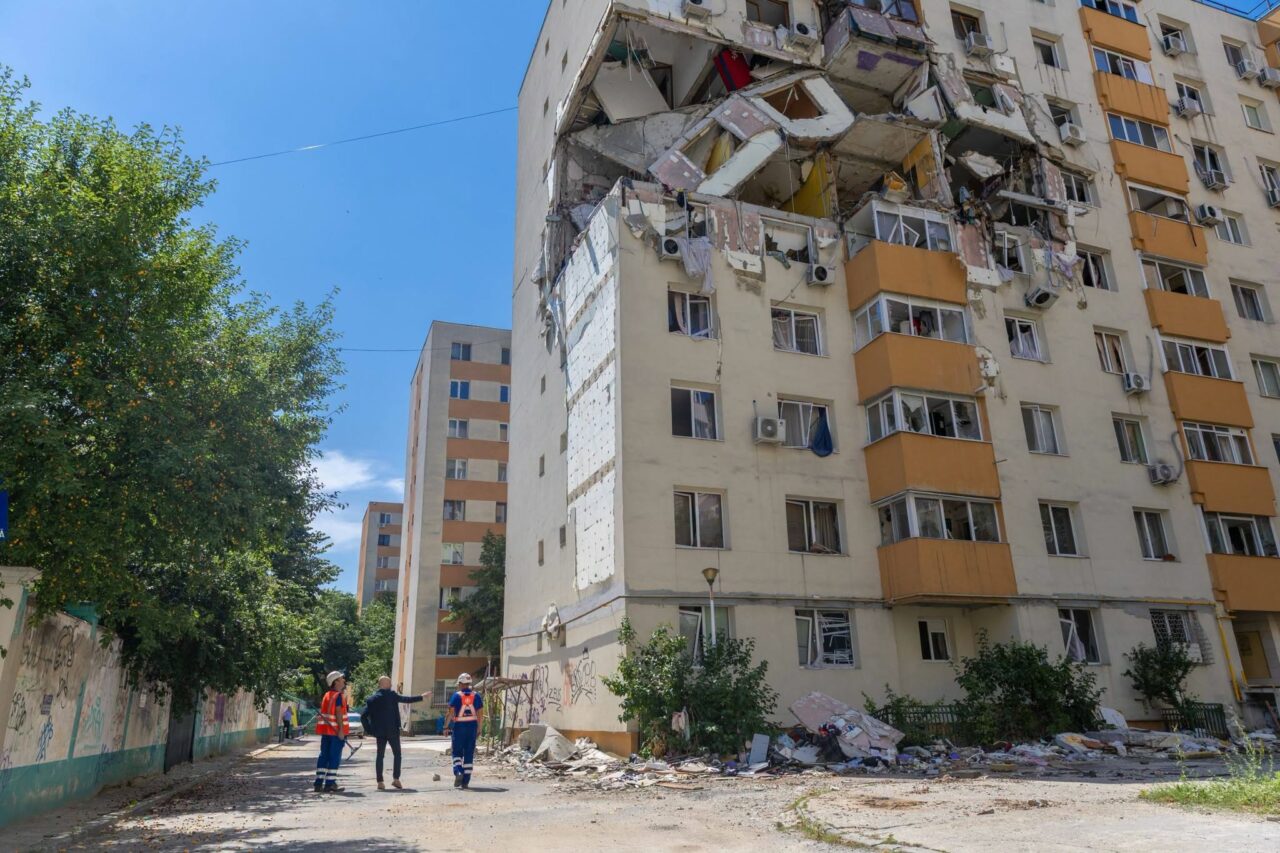 Primăria Capitalei s-a trezit în urma unui articol Gândul despre blocul explodat din Rahova. Când vor putea intra locatarii în imobil