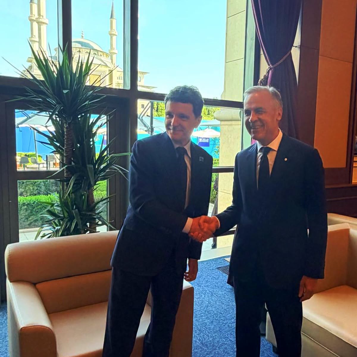 Nicușor Dan, după întâlnirea cu Mark Carney: „L-am invitat la București și am acceptat invitația de a vizita Canada”