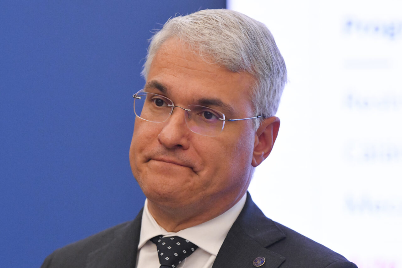 Sindicaliștii de la MIPE, mesaj dur pentru Pîslaru: ”Părăsit de propriul ministru, MIPE își caută ministru”