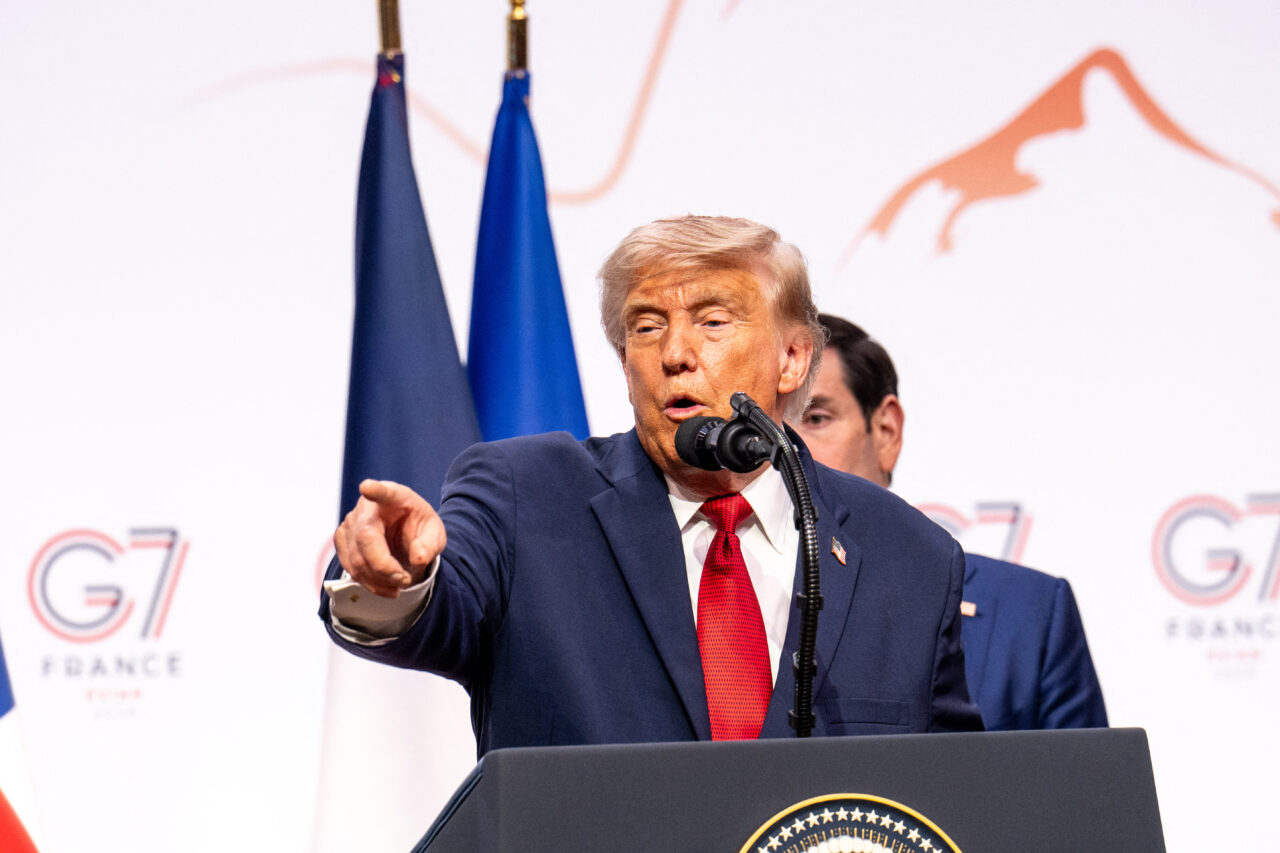 Trump neagă că SUA au rămas fără muniție și amenință cu închisoarea pe cei care au divulgat informațiile