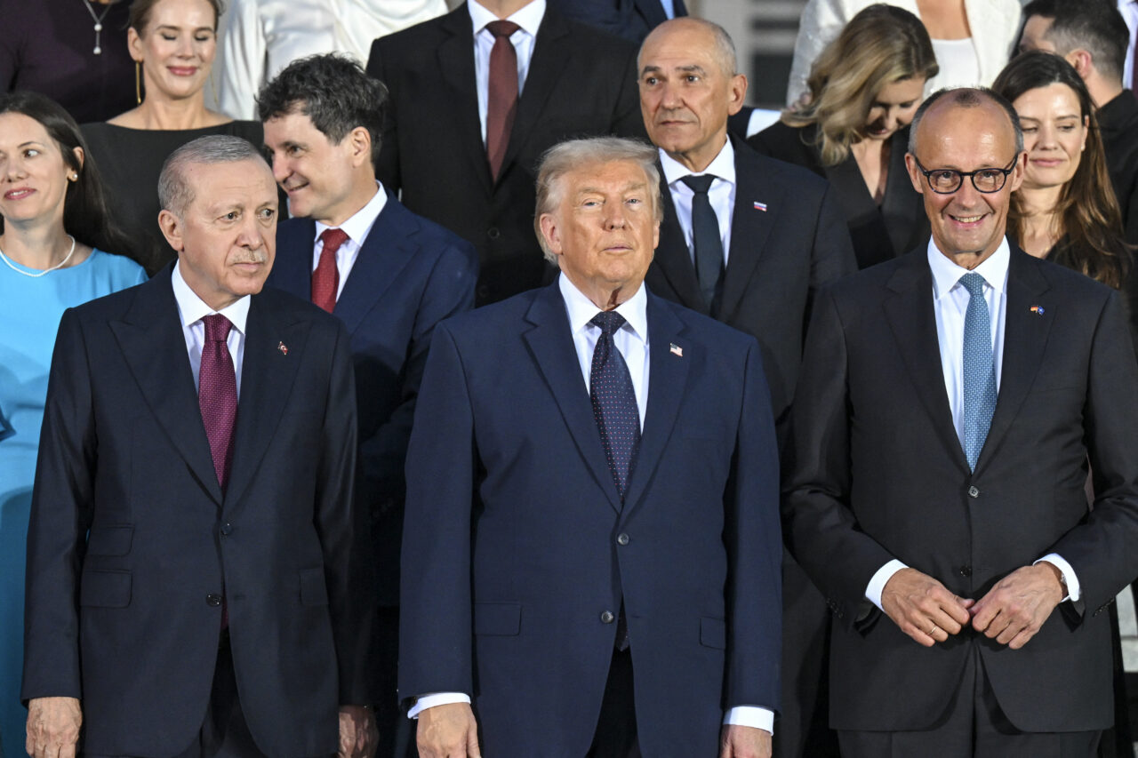 Politico: Trump i-a criticat public pe liderii NATO. În discuțiile private de la summitul de la Ankara, președintele SUA a avut o atitudine diferită