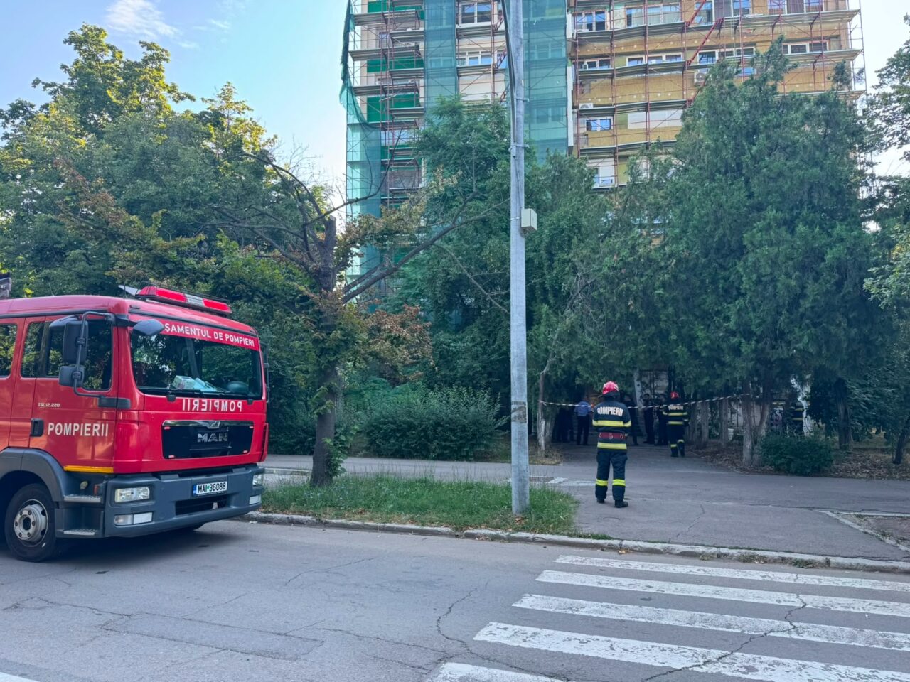 Tragedie la Galați. Angajatul unei firme de mentenanță a murit după ce s-a prăbușit în gol cu liftul