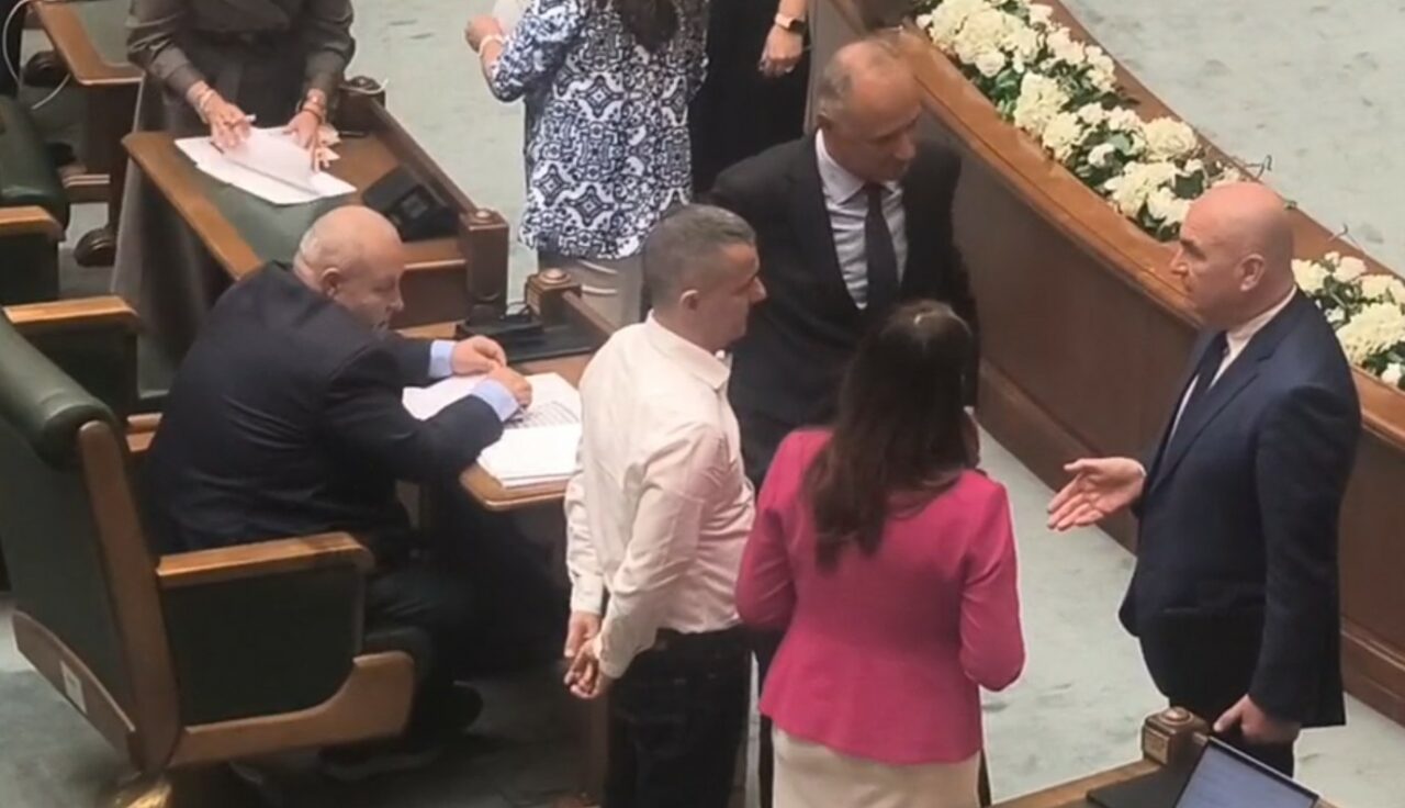 Senatorii au votat luni prelungirea termenului de achiziţionare de locuinţe cu TVA de 9%