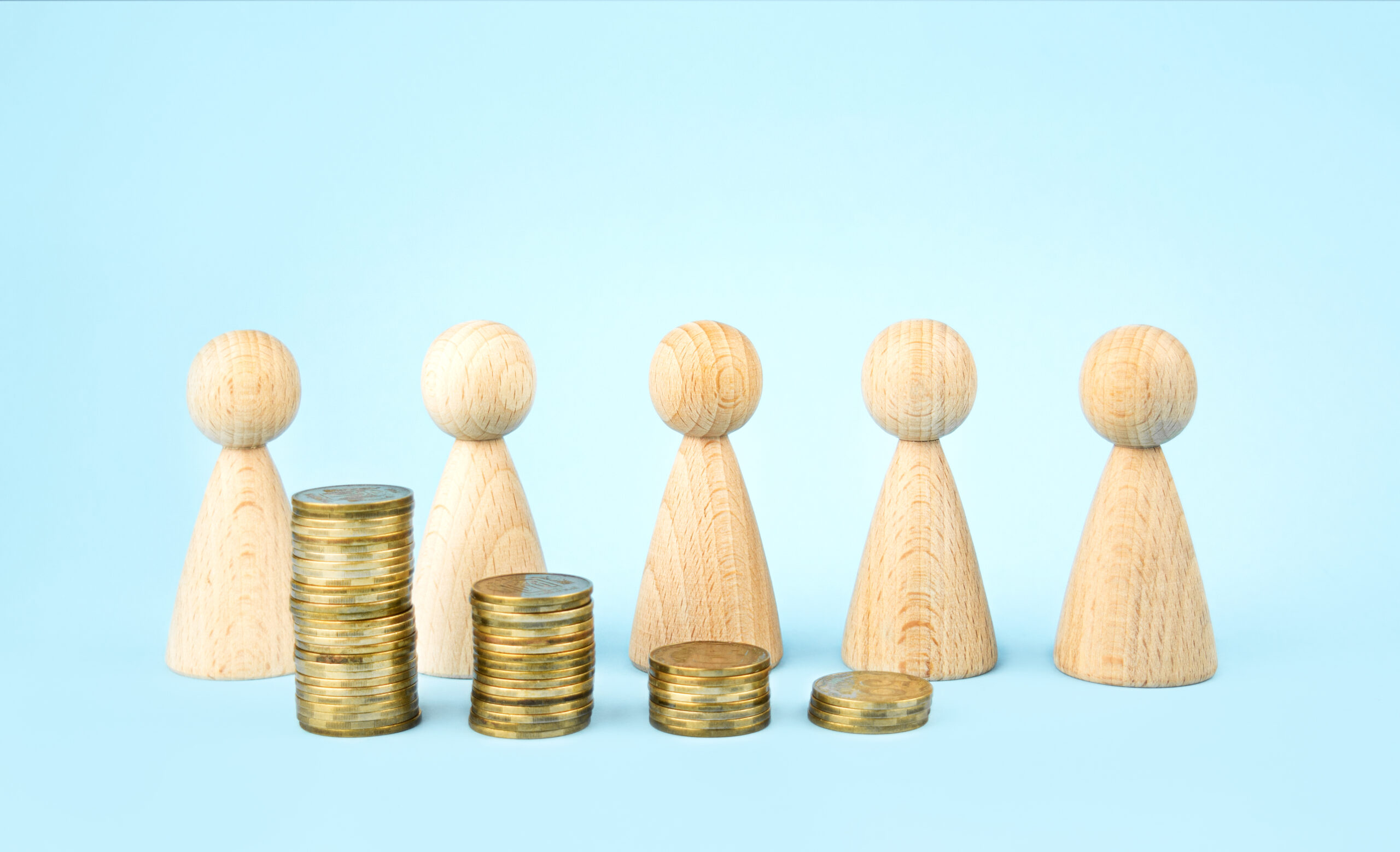Topul salariilor și domeniile cu cele mai mari diferențe în interval de un an. Cine conduce creșterile salariale în România și unde sunt scăderi