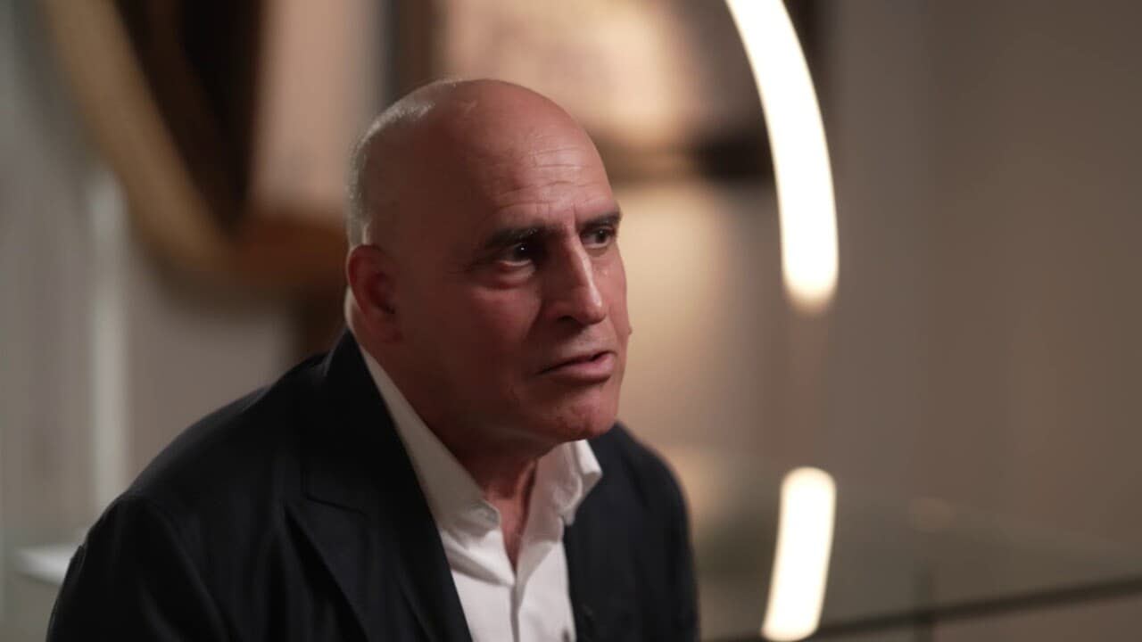 Bărbatul acuzat că l-ar fi ajutat pe Jeffrey Epstein să recruteze femei a fost găsit mort
