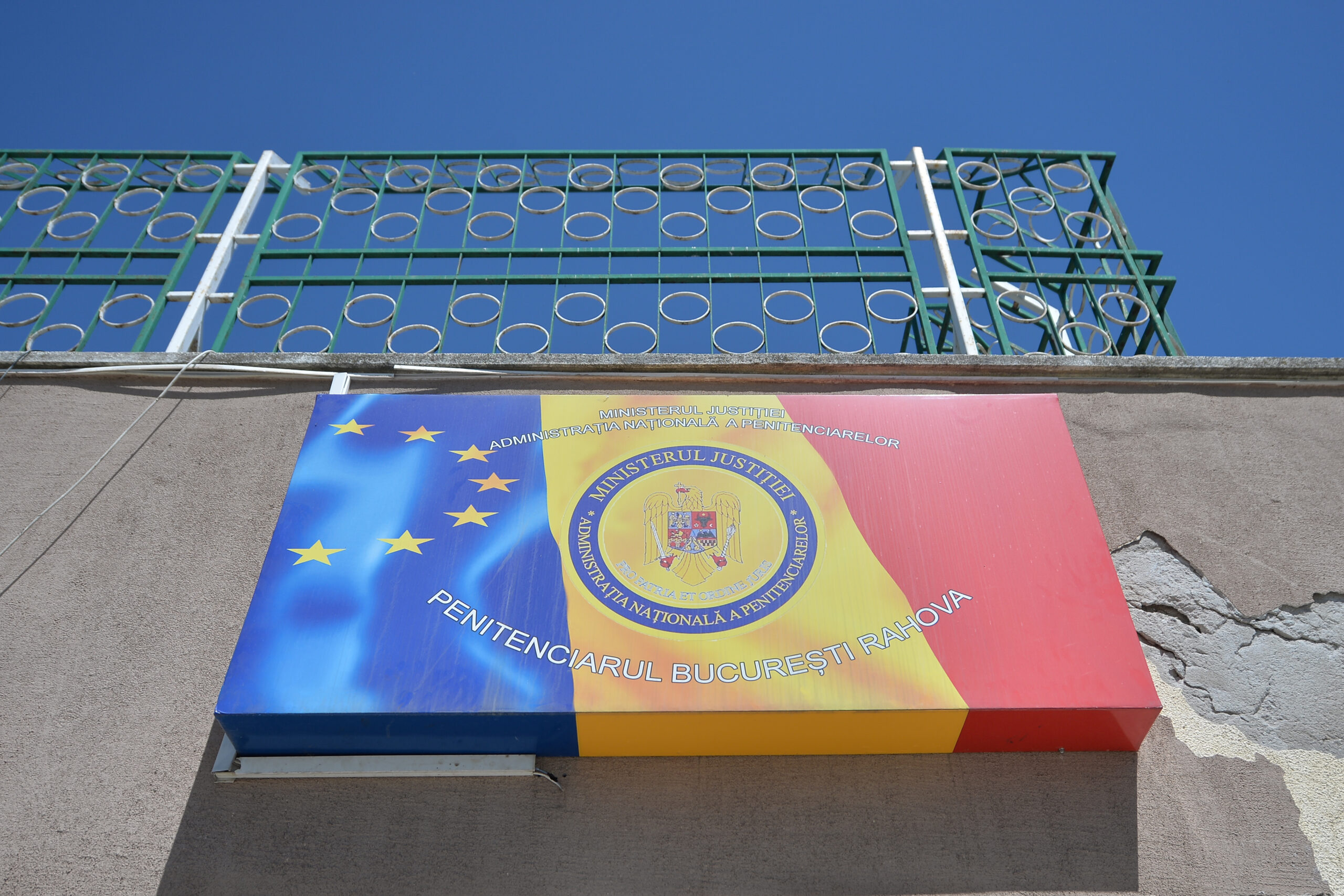 Doi polițiști de la Rahova au fost trimiși în judecată pentru că l-ar fi torturat pe criminalul din Grădina Botanică. Cum a reacționat Administrația Națională a Penitenciarelor