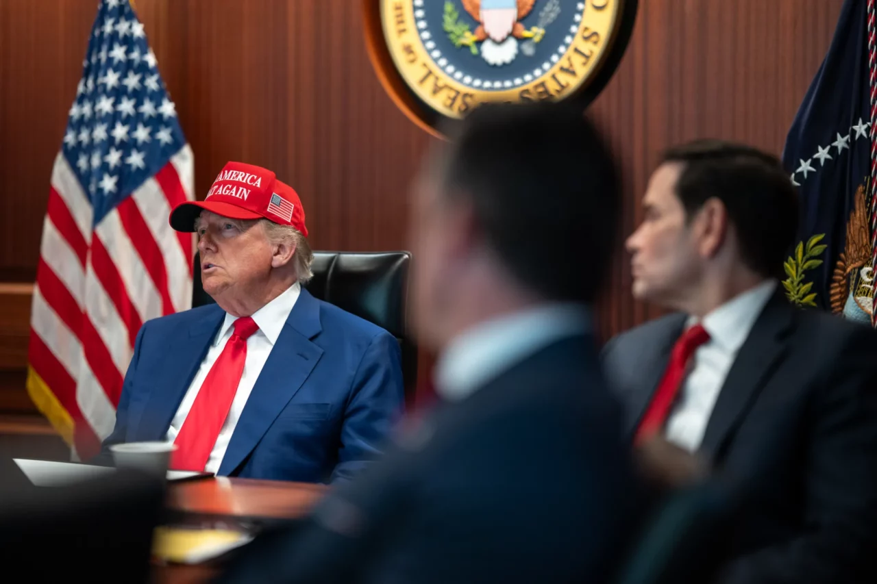 Trump anunță că SUA sunt pregătite pentru a efectua cel mai devastator atac asupra Iranului de la începerea războiului