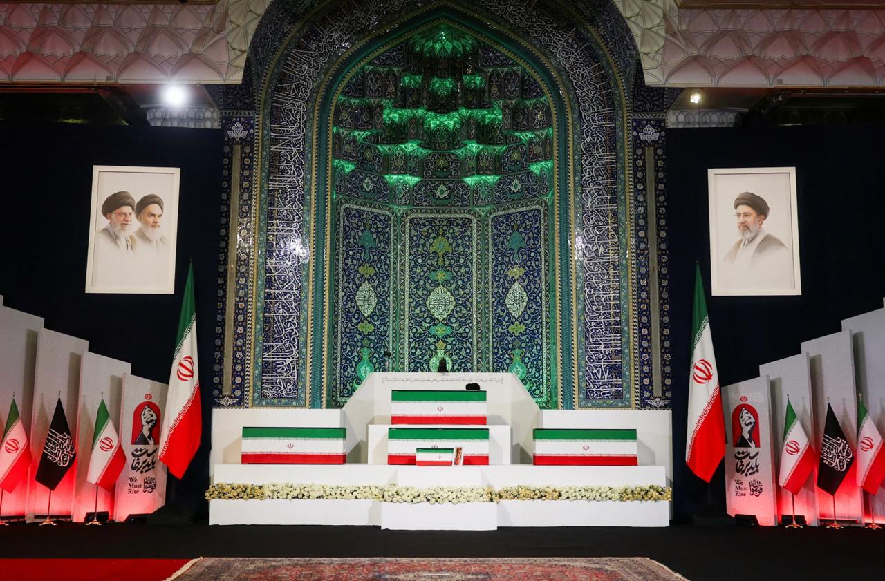 Au început funeraliile ayatollahului Ali Khamenei, cel mai mare eveniment din istoria Iranului. Delegațiile străine sunt așteptate să-și ia rămas-bun