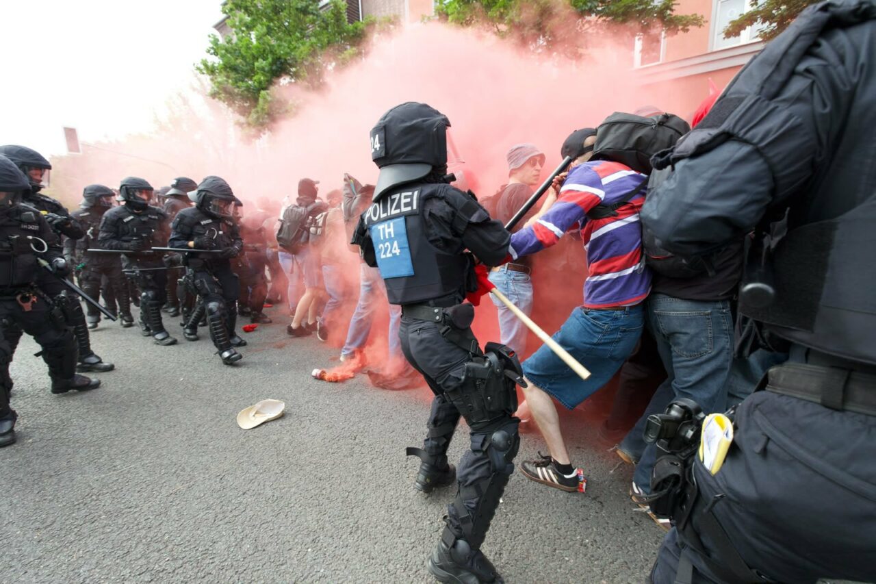 Extrema dreaptă sub asediu în Germania. Mii de germani au ieșit în stradă pentru a protesta împotriva partidului AfD