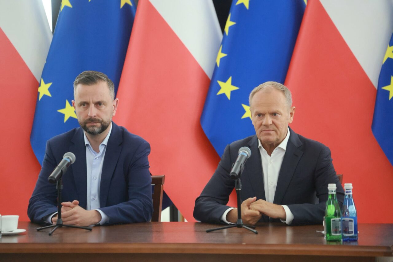 Premierul Donald Tusk anunță primele concluzii, după prăbușirea rachetei pe teritoriul polonez. „Totul pare să indice că a fost rusească. Zelenski m-a avertizat“