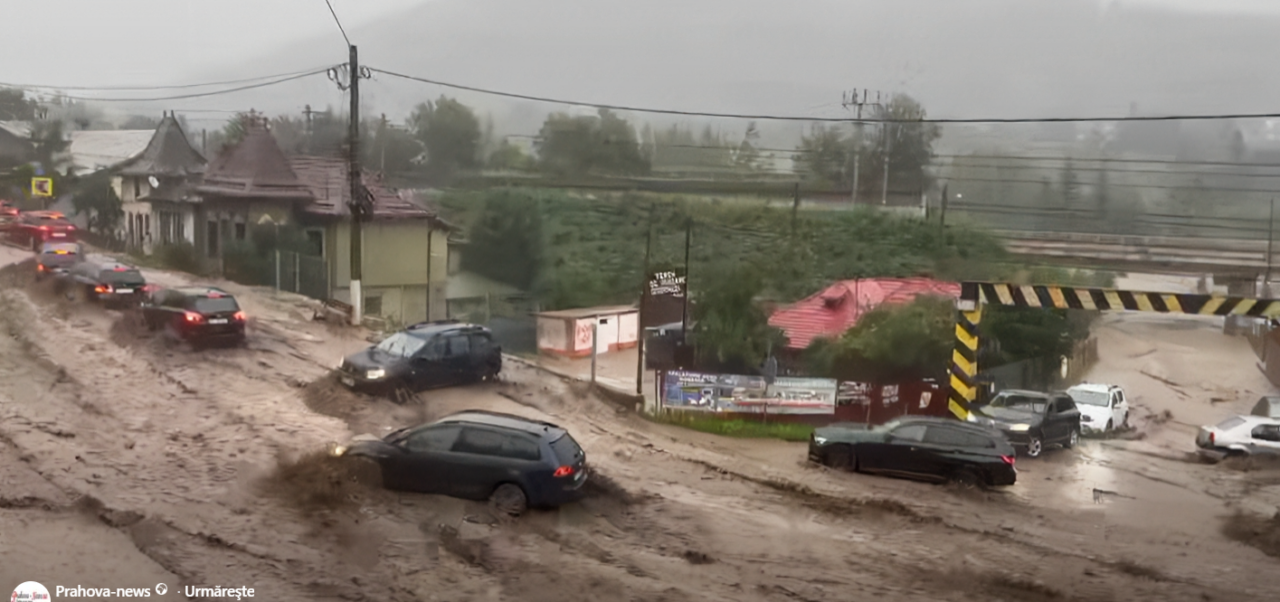 Rupere de nori pe Valea Prahovei. Bușteniul, paralizat de viituri. Imagini cu mașini luate de ape pe DN1