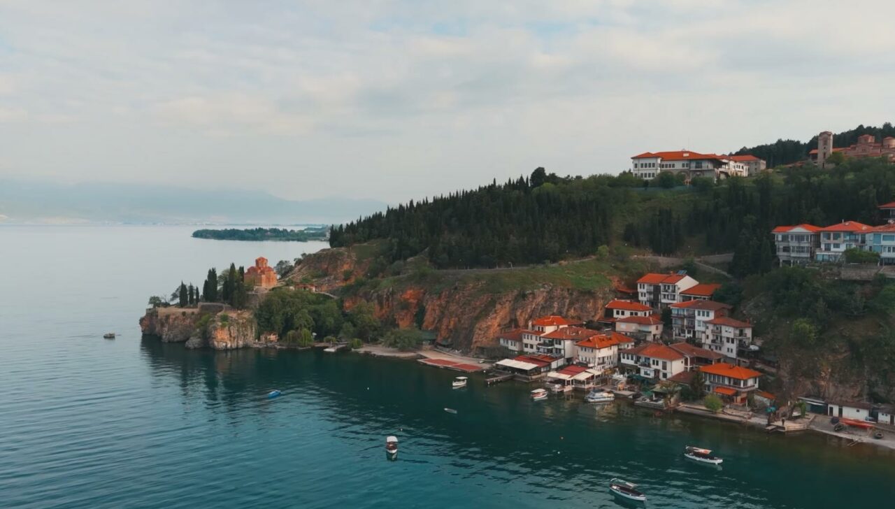 Țara vecină cu Grecia care este ignorată de turiști. Oferă peisaje extraordinare și merită mai multă atenție
