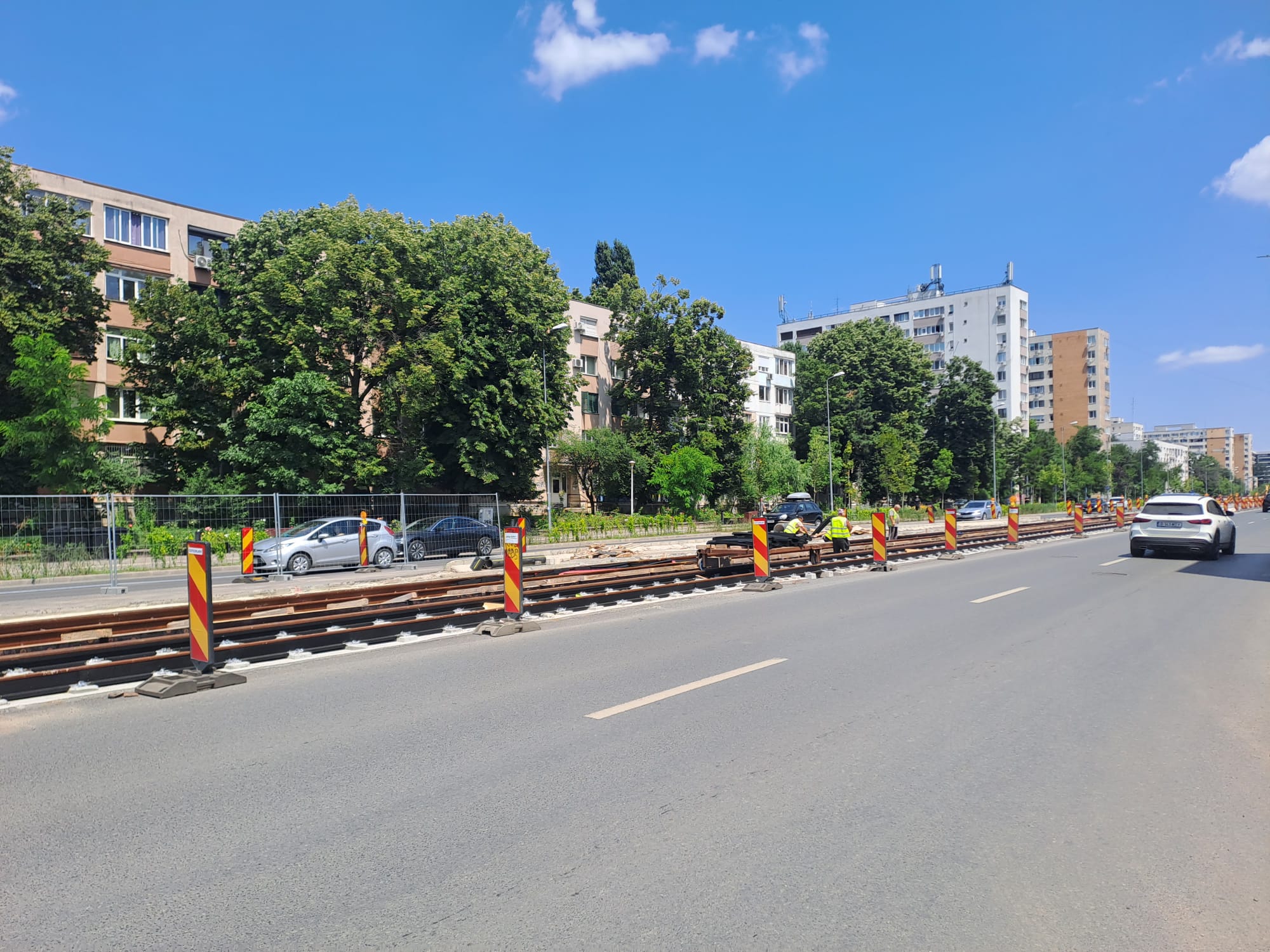„București, în șantier”. Episodul 4. Cum se lucrează pe eterna Prelungirea Ghencea. Diferențe foarte mari de la un tronson la altul. Pe o porțiune activitatea e la foc automat, pe alta nu e picior de muncitor