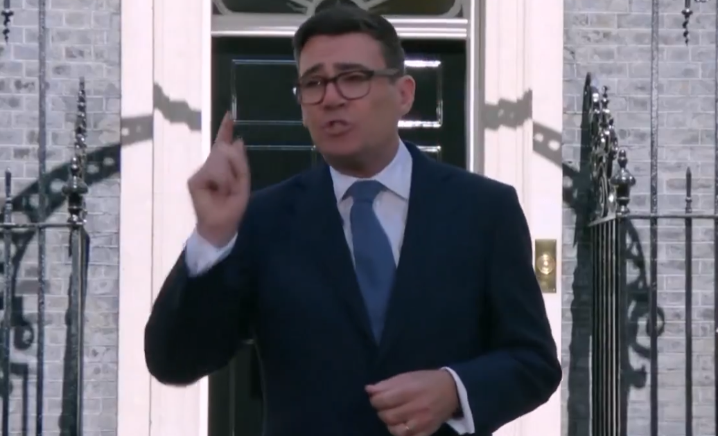 Andy Burnham a ținut primul său discurs ca prim-ministru pe treptele Downing Street
