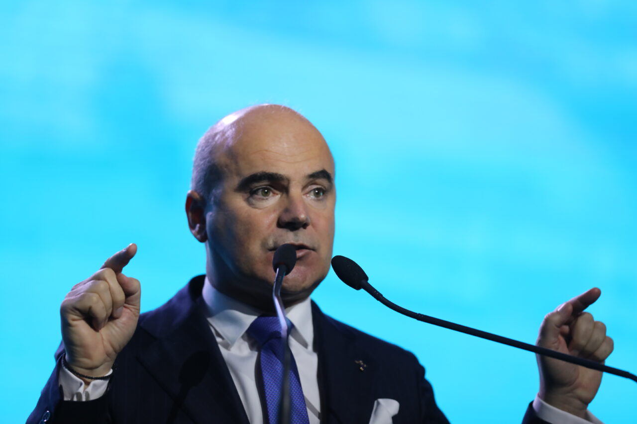 Rareș Bogdan reacționează la declarațiile ambasadorului german la Chișinău despre limbă și unire: „Doar geopolitica ne-a separat, interesele mizerabile, herr!”