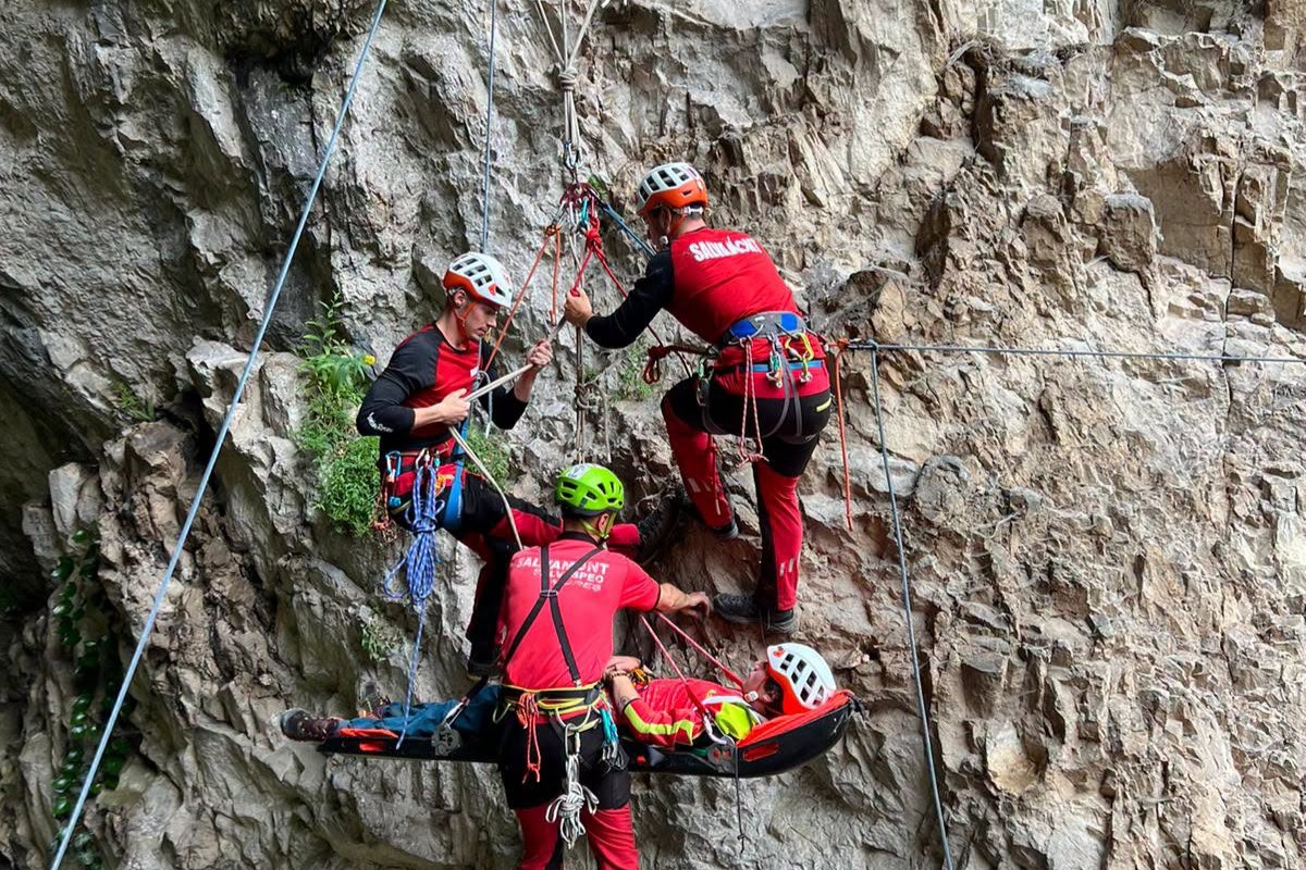 Alpiniștii răniți în tragedia din Bușteni sunt în stare stabilă. Doi dintre ei rămân internați la Spitalul Floreasca