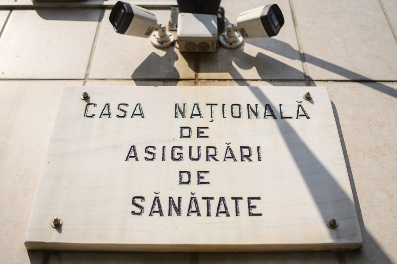Schimbări în Sănătate. Adeverința de asigurat ar putea deveni istorie. În ce condiții va mai fi cerut documentul și ce arată un nou proiect de lege
