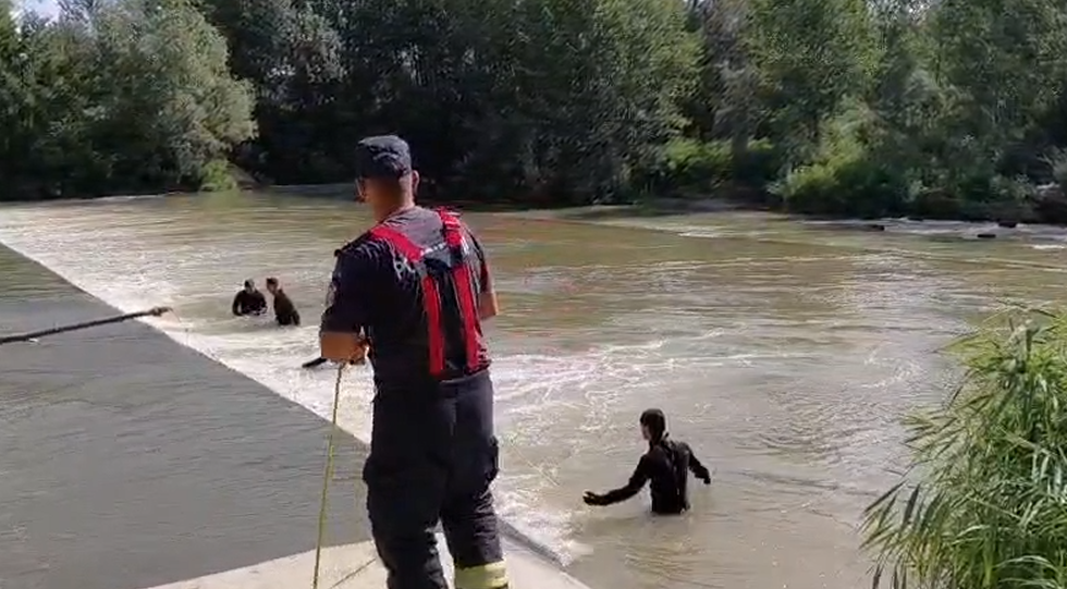 Tragedie pe râul Argeș: Cei doi tineri dispăruți la Ionești au fost găsiți decedați