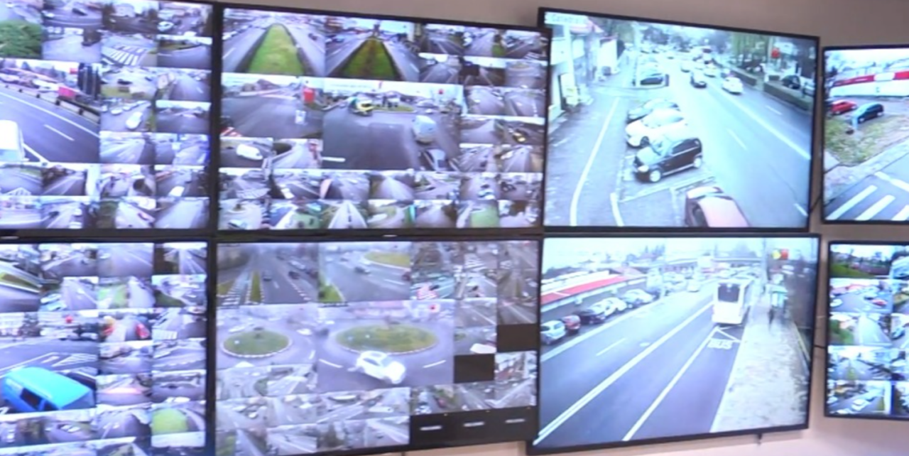 Un bărbat a tăiat un cablu de fibră optică și a lăsat 21 de camere de supraveghere nefuncționale la Târgoviște, pentru 2 zile