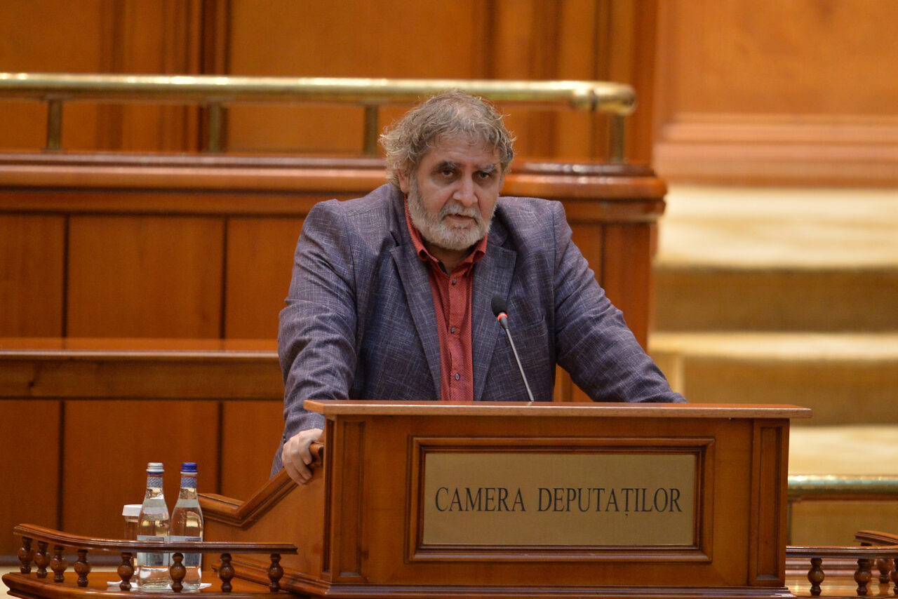 Soluția lui Varujan Pambuccian pentru formarea Guvernului: “Ar trebui un premier independent, dar care să fi avut treabă cu politica”