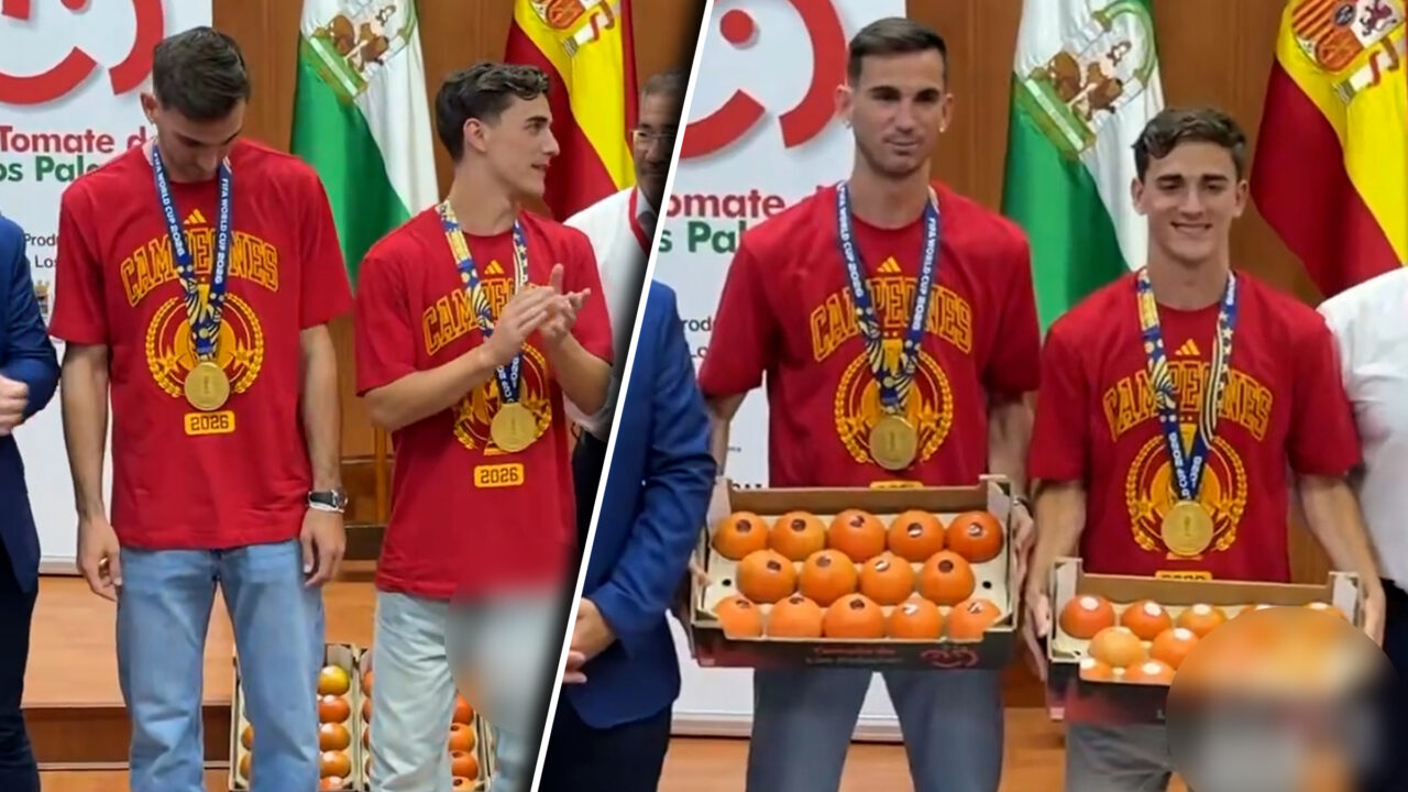 Doi jucători ai Spaniei au fost premiați cu greutatea lor în roșii după ce au adus acasă Cupa Mondială