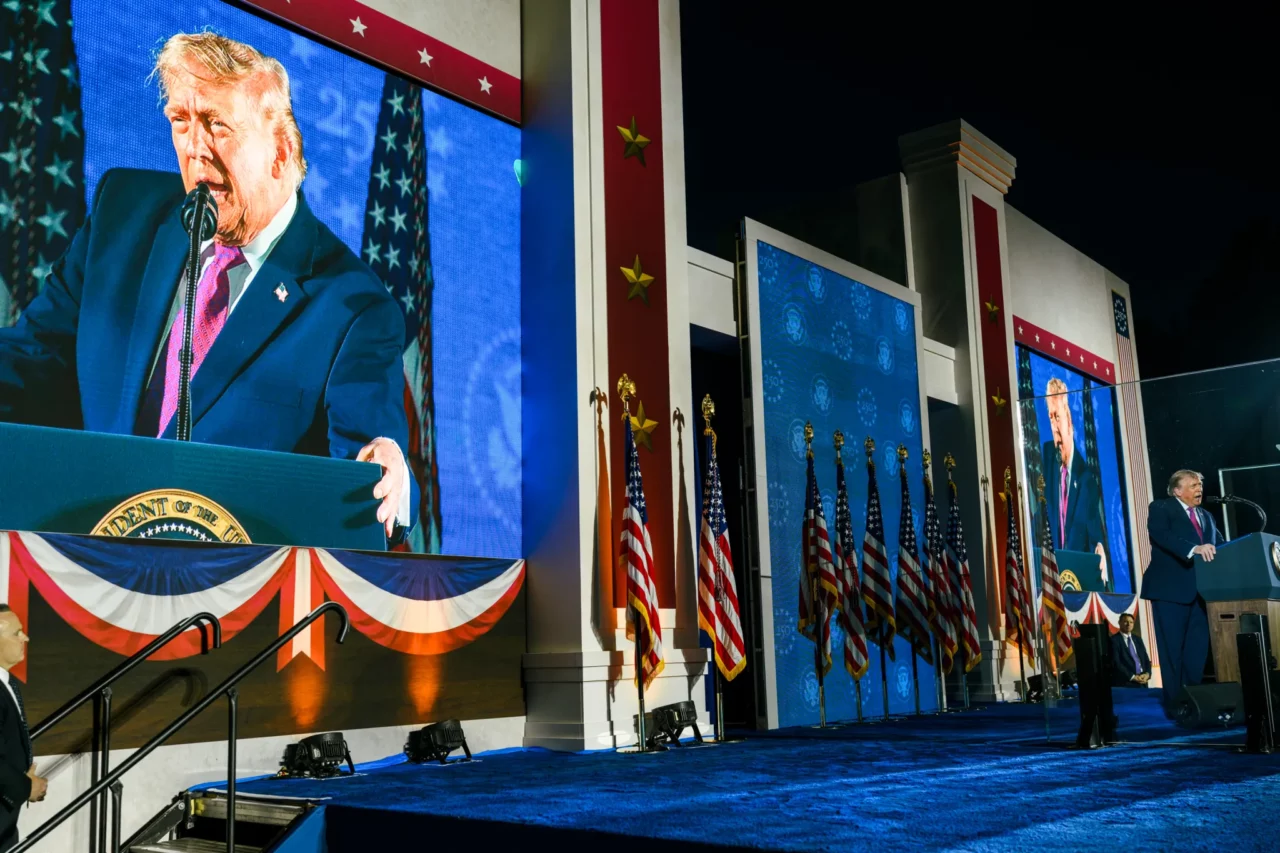 Trump continuă să denunțe comunismul în SUA: „Un social democrat tot este un comunist”