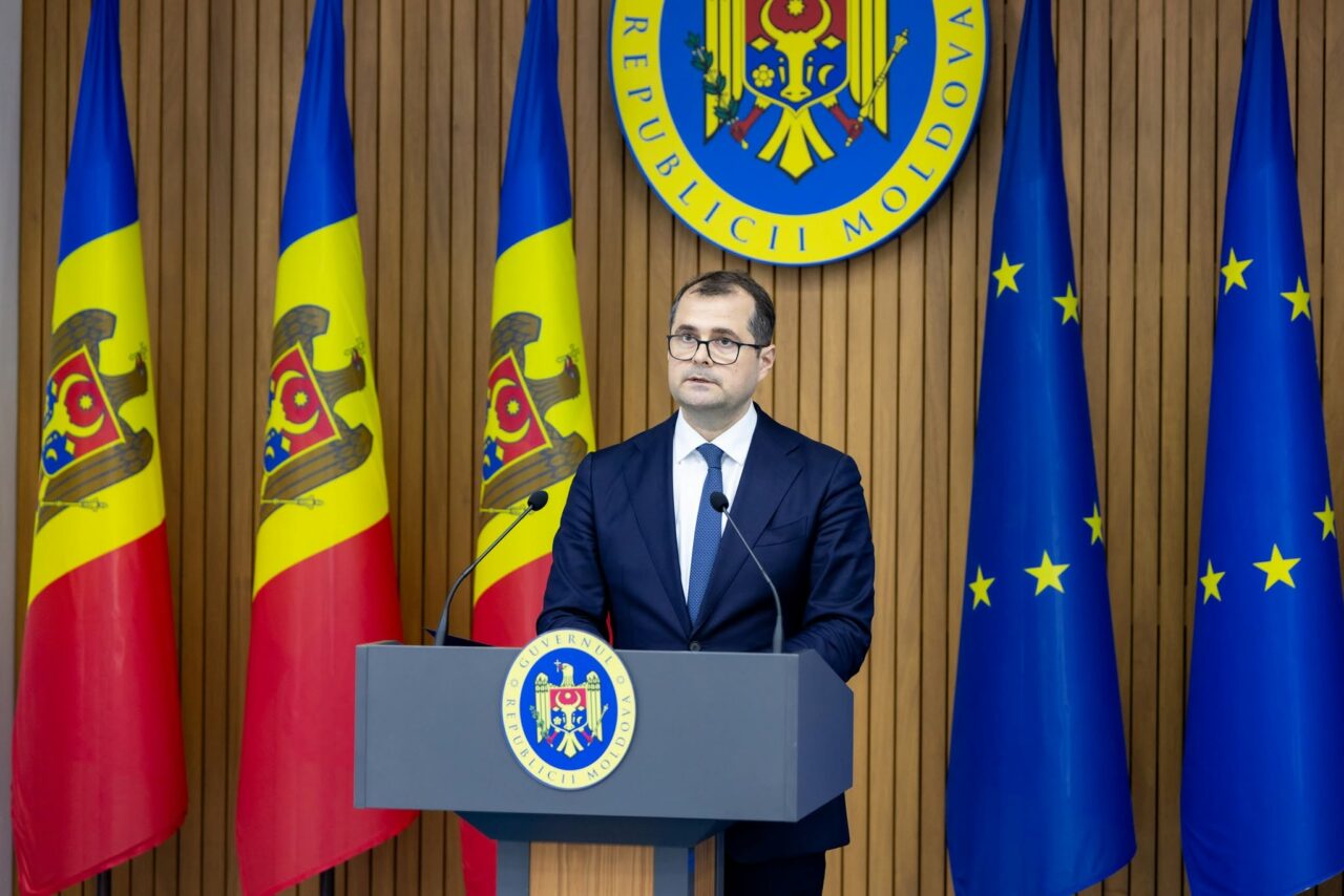Premierul Moldovei efectuează prima vizită oficială în România, întâlnindu-se cu Nicușor Dan și Bolojan
