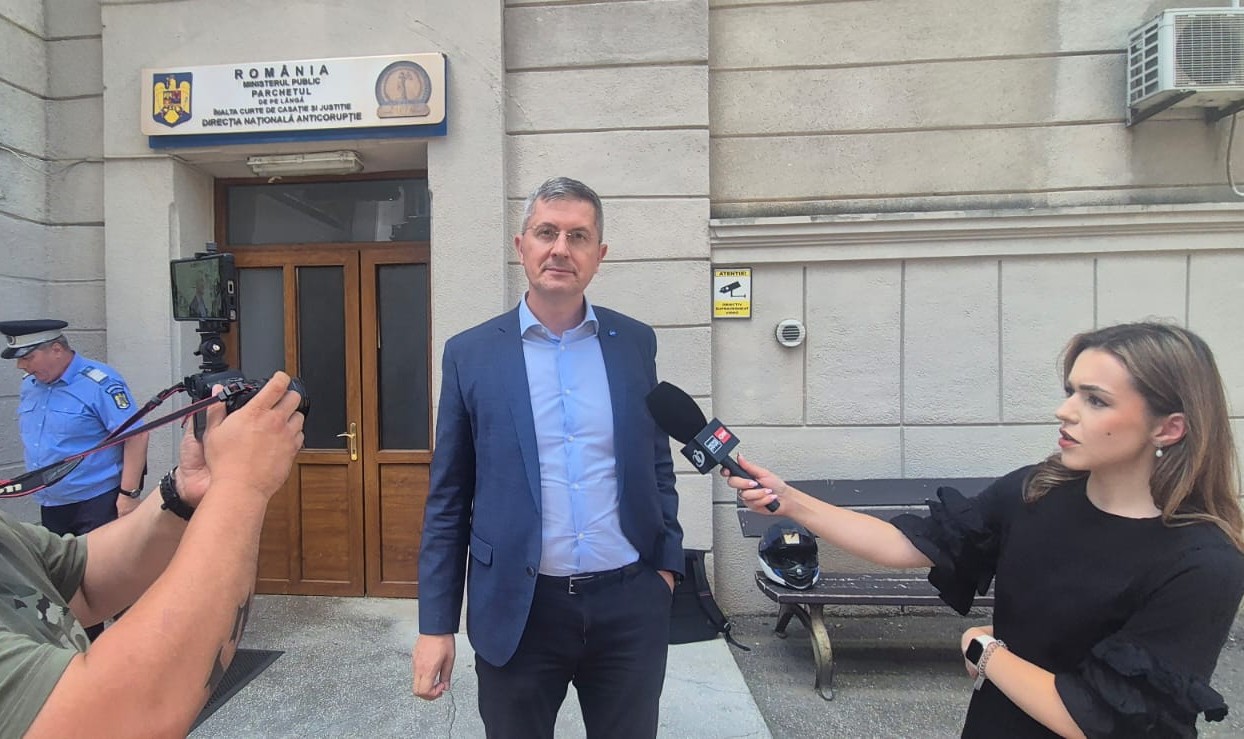 Dan Barna, fostul președinte USR, a fost audiat la DNA. Barna a fost chemat de procurori în dosarul vaccinurilor. Fostul vicepremier a fost audiat timp de două ore