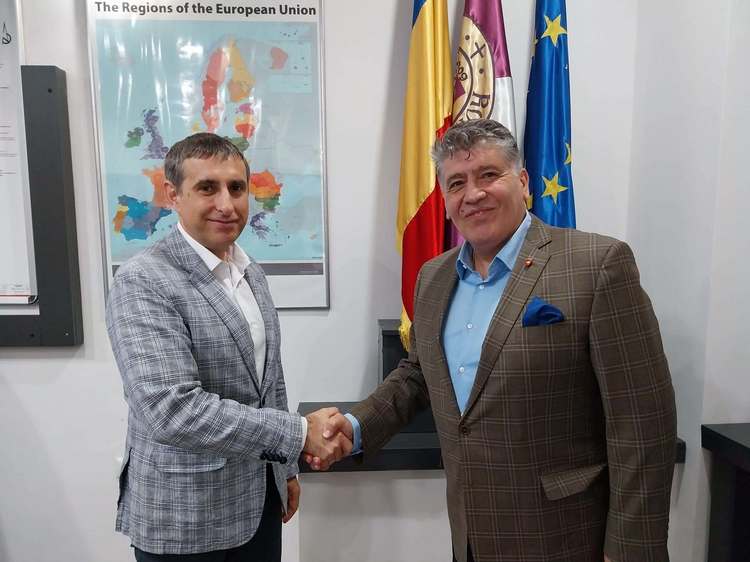 Oligarhul ucrainean Victor Pinchuk preia oficial fabrica ArcelorMittal din Roman. Miliardarul face recrutări pentru a crește volumul de producție