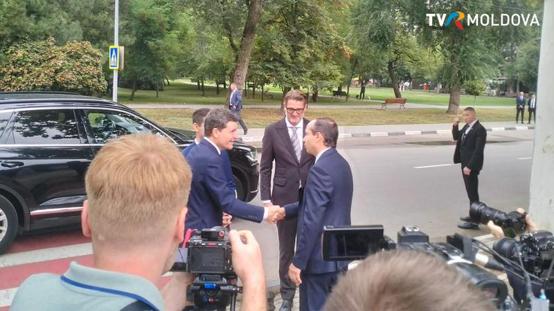 Nicușor Dan a ajuns la Cahul, înainte de întâlnirea cu Maia Sandu. Președintele va avea în seara asta o întâlnire și cu Zelenski