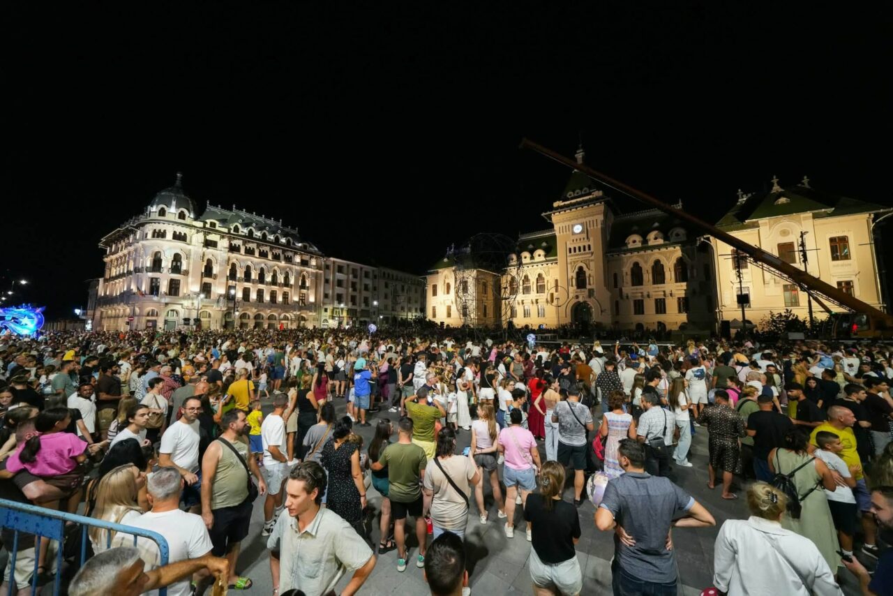 Festivalul ”Păpușile Ocupă Strada” de la Craiova și-a deschis porțile. Lia Olguța Vasilescu: ”A început nebunia”