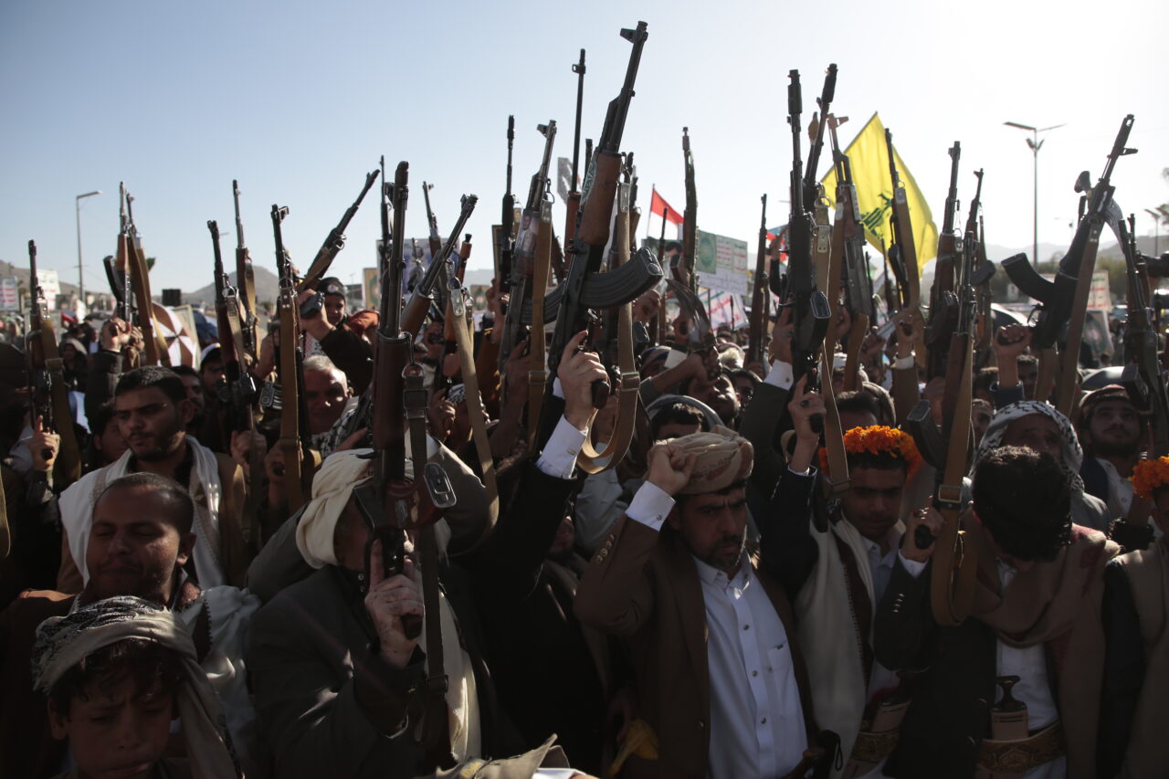 Arabia Saudită acuză houthi că au trimis o dronă spre Mecca, locul sfânt al islamului . Rebelii neagă: „O minciună răsuflată”