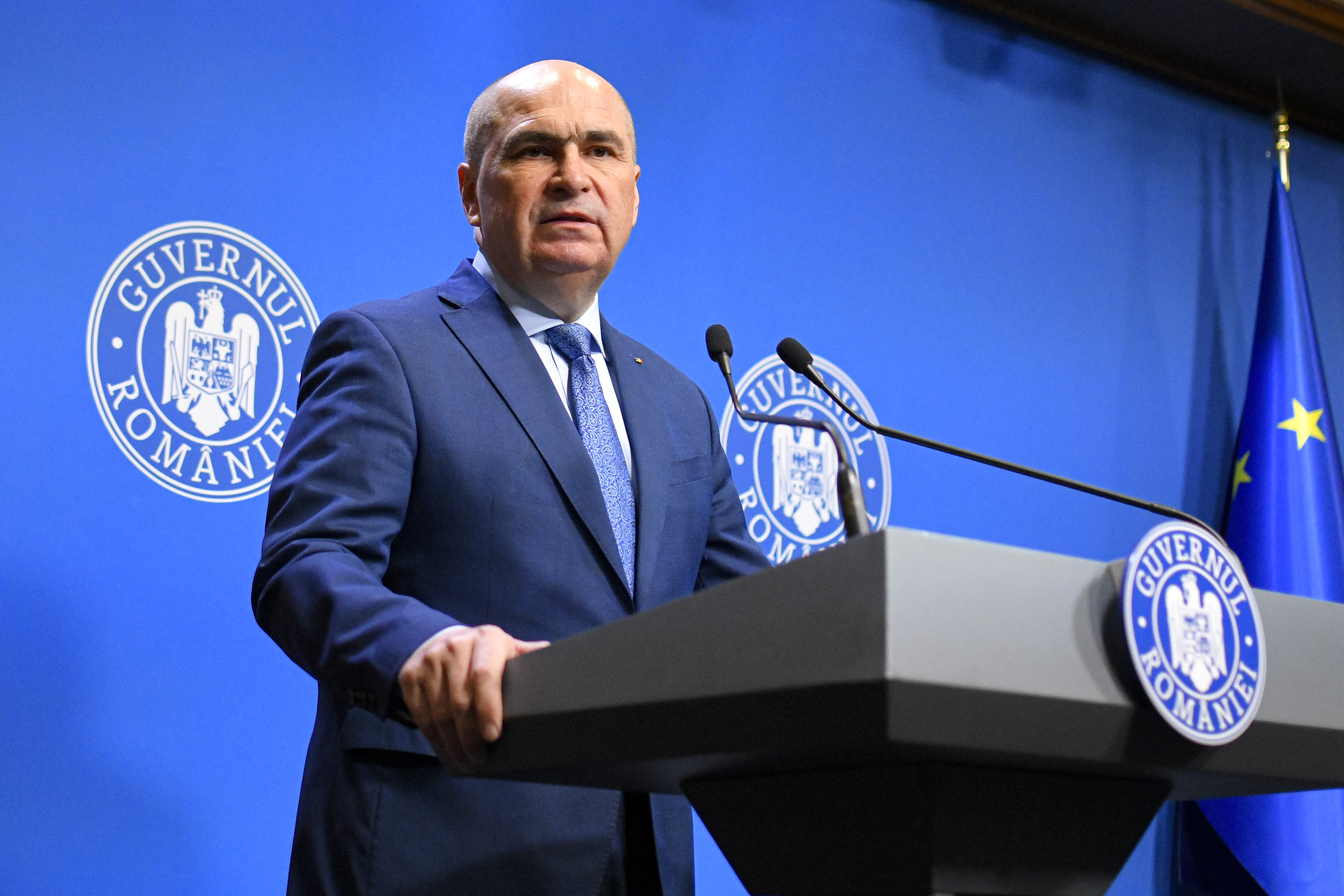 Guvernul scoate 150 de milioane de euro pentru baterii. Cine poate lua până la 15 milioane de la stat
