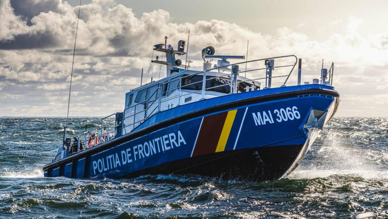 Alertă în Marea Neagră. O navă aflată sub pavilionul Republicii Dominicane a luat foc. Au fost salvați 12 marinari