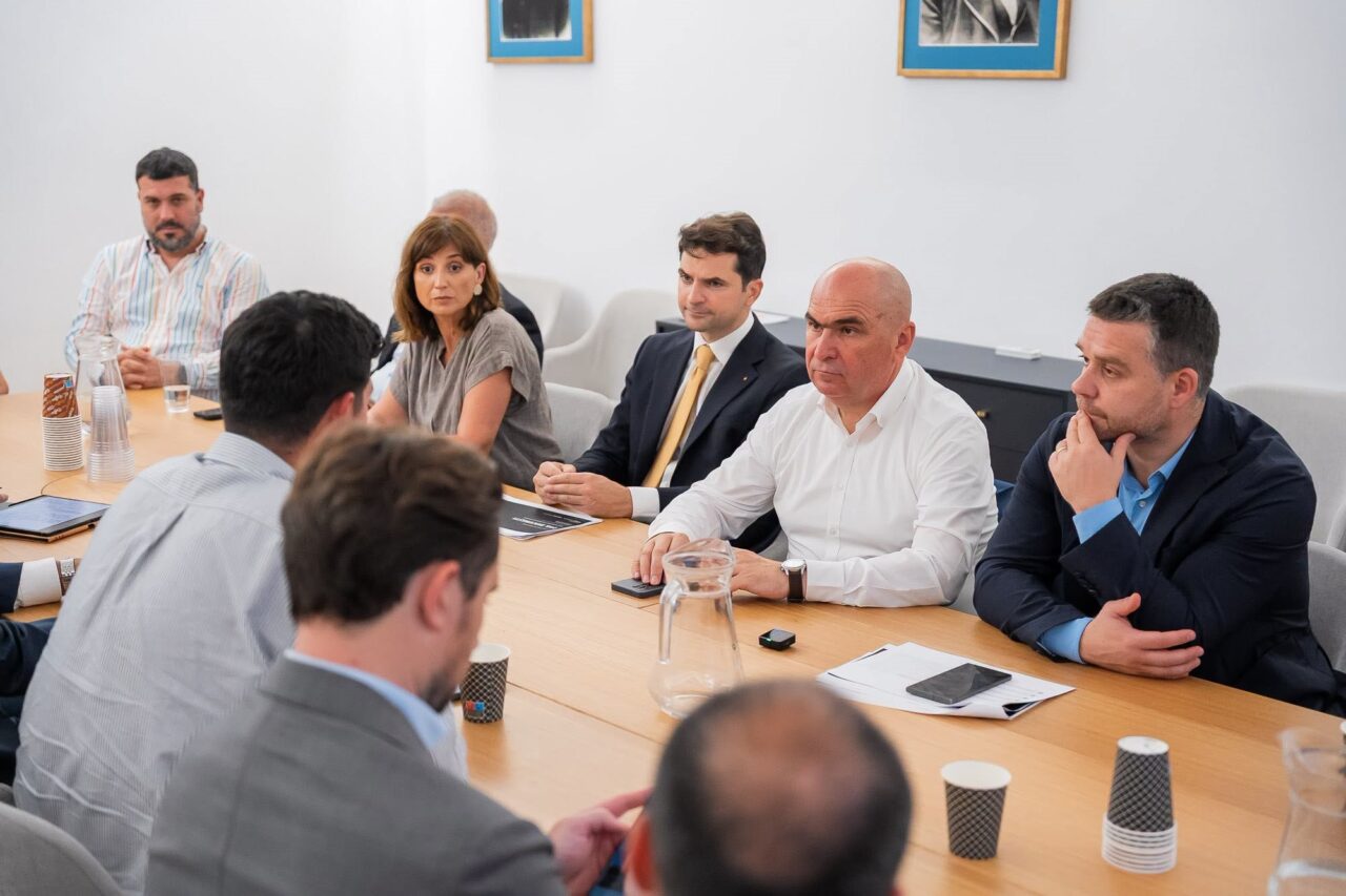 Culmea ironiei. După ce a pus șefi la filiale liberali unși „ieri”, Bolojan declară ziua ușilor deschise la PNL București