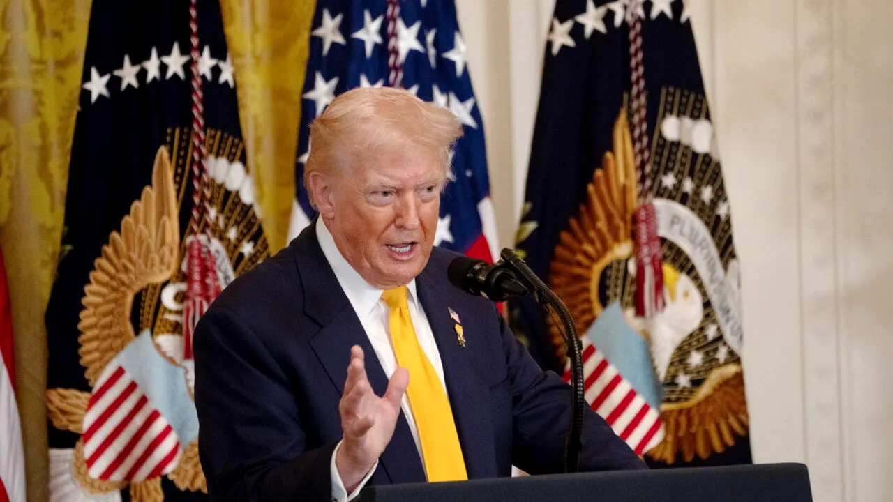Donald Trump acuză Iranul de duplicitate și spune că blocada se va menține până la un „acord de pace sau o predare totală”