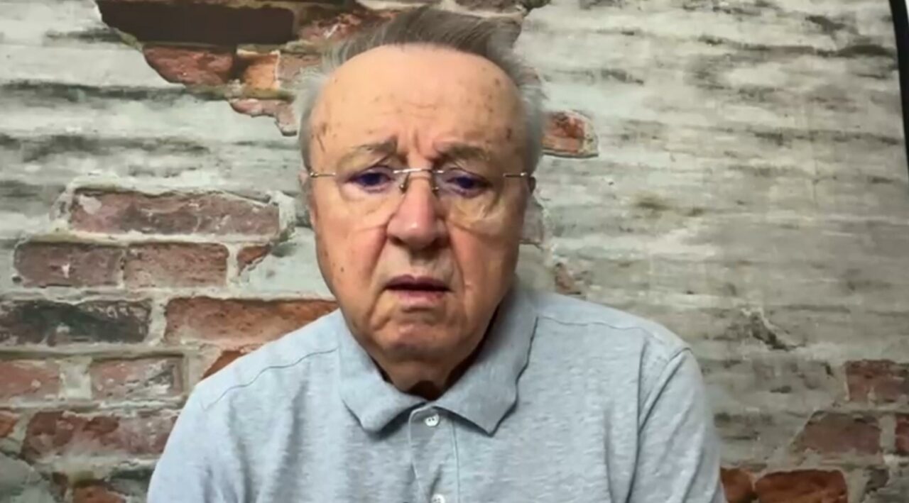 Ion Cristoiu: Slavă Domnului! Legea salarizării unitare, o bombă nucleară cu ceas, a căzut