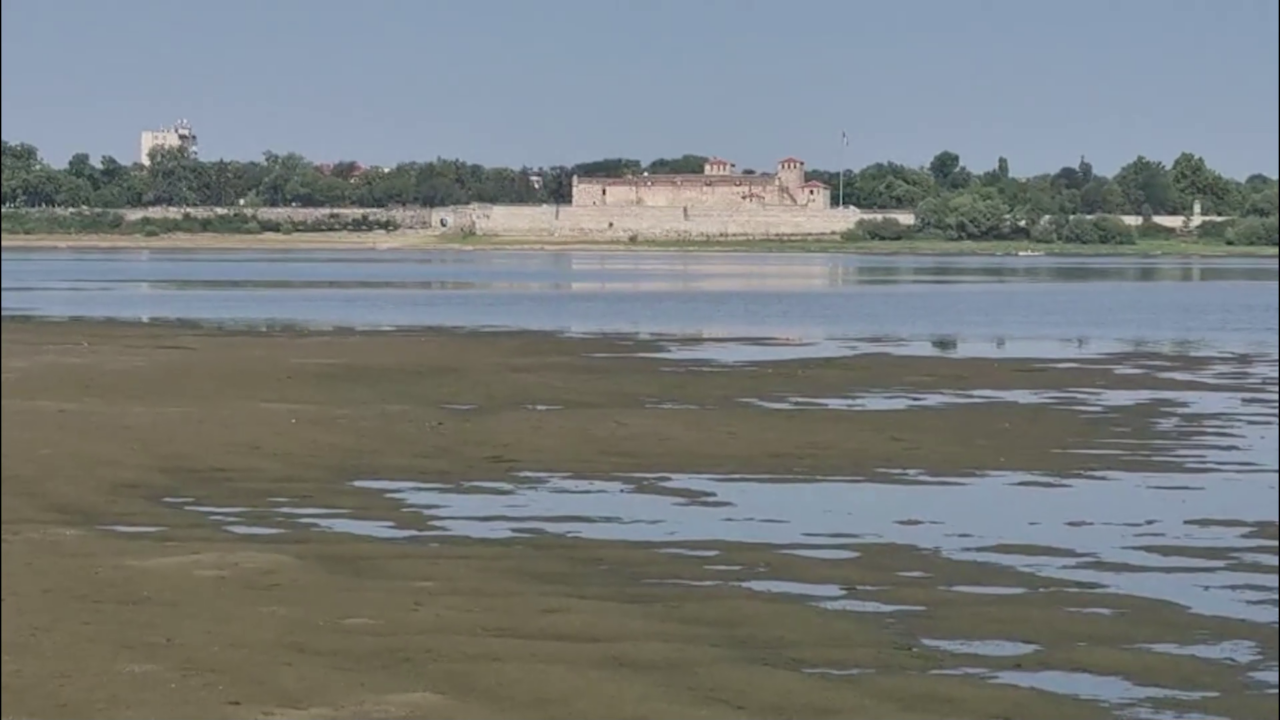 Dunărea ar putea scădea din nou. Autoritățile pregătesc un plan pentru asigurarea apei necesare centralei de la Cernavodă