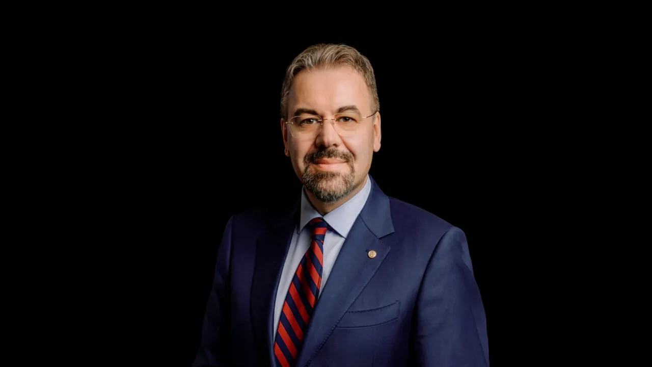 Leonardo Badea, prim-viceguvernator BNR: Scăderea investițiilor străine directe, un semnal pe care România nu trebuie să-l ignore
