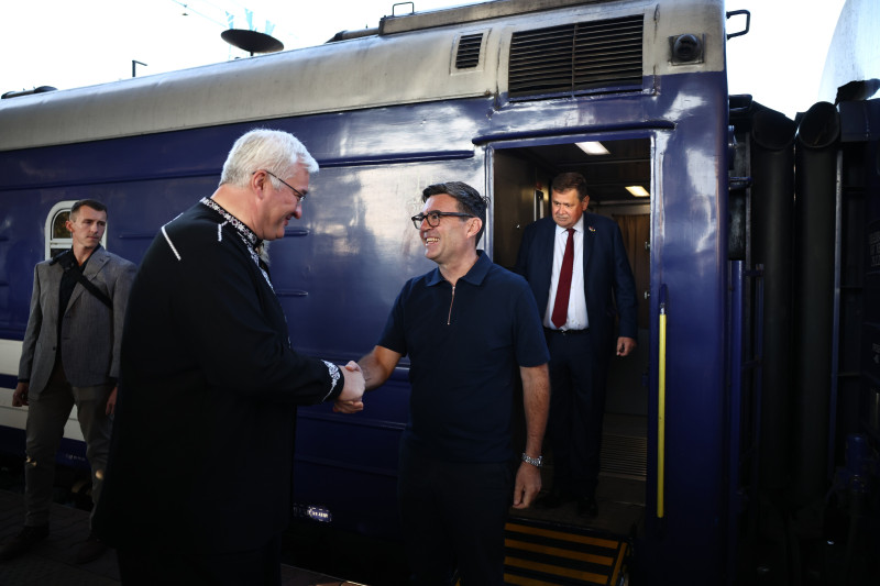 Andy Burnham anunță la Kiev sprijinul Marii Britanii. Pact cu Franța și desecretizarea tehnologiei rachetelor cu rază lungă de acțiune