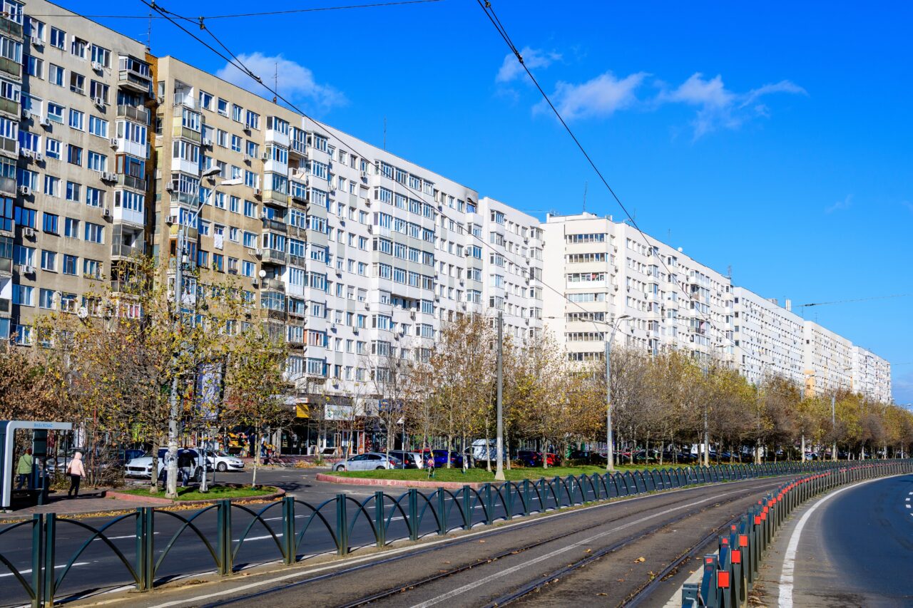 Peste 3.000 de blocuri din București, fără apă caldă. CET Progresul, oprit din cauza unei avarii