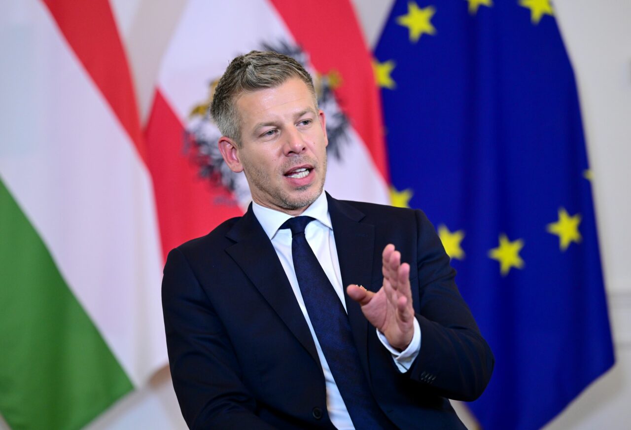 Bilanțul celor 100 de zile cu Peter Magyar: Cum a demontat tânărul premier în aproape 4 luni întreg regimul clădit de Viktor Orban în 16 ani