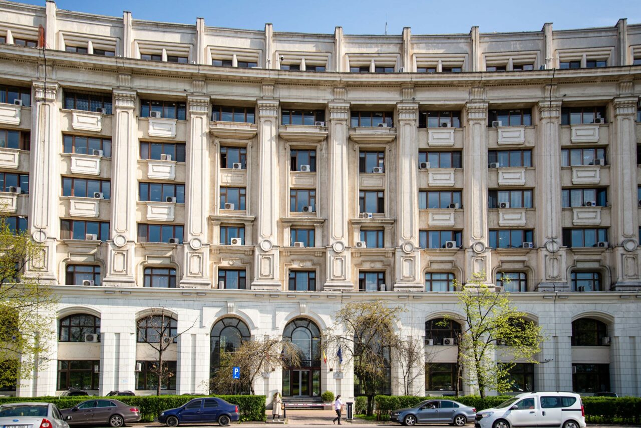 Dosarul „Bunicuța ucraineană”. Măsurile draconice prin care fabricantele de identități false pentru străini se fereau de „ginitori”. Fuga în Ucraina